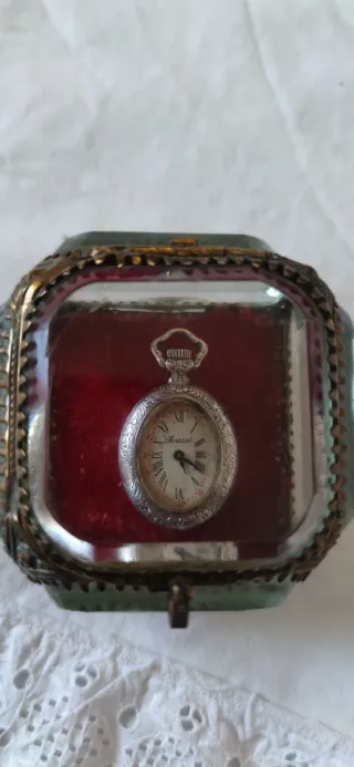 Reloj Bassel de plata + joyero