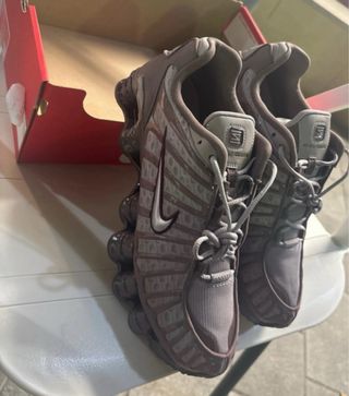 Nike Shox TL Gris y Rosa