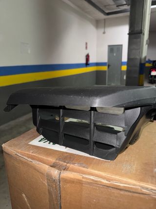 Escalon parte conductor NUEVO nissan cabstar.