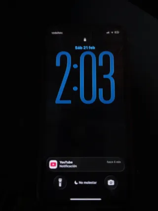 iPhone 11 Rojo Casi Nuevo