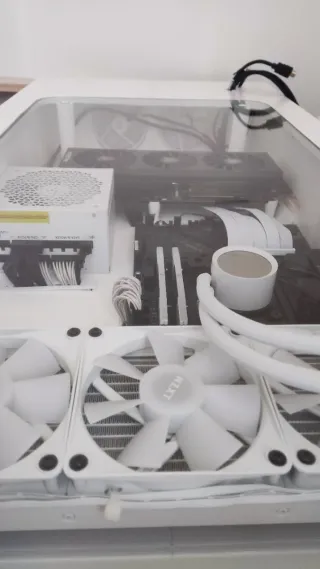 Escritorio con PC integrado