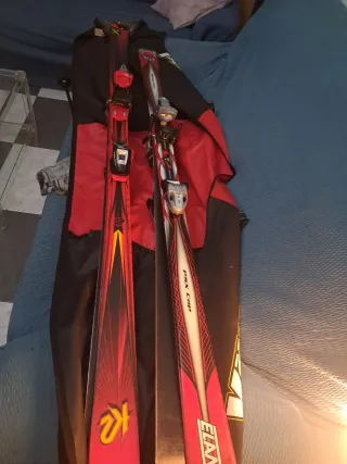 Esquís K2 y Elan con bolsa
