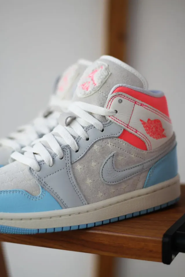 Zapatilla Nike Air Jordan Retro 1 Mid "Blue Chill"