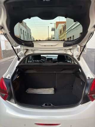Peugeot 208 2015