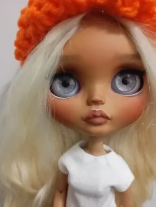 Blythe preciosa.