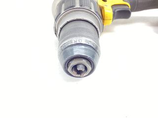 taladro a bateria dewalt dcd996