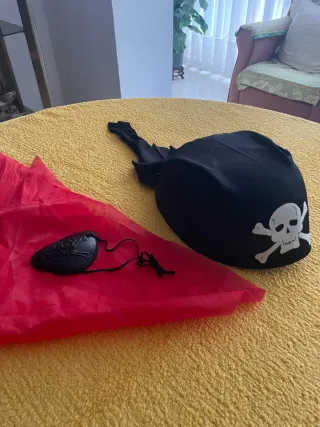 Disfraz Pirata: Pañuelo Rojo, Parche y Gorro