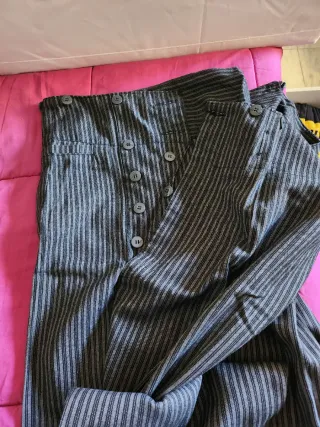 Pantalón Rociero con Pañuelo y Tirantes