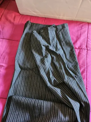 Pantalón Rociero con Pañuelo y Tirantes