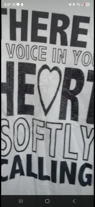 Sudadera blanca fina con texto