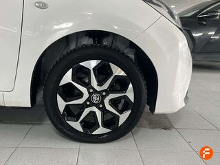 Toyota Aygo 1.0 70 x-play