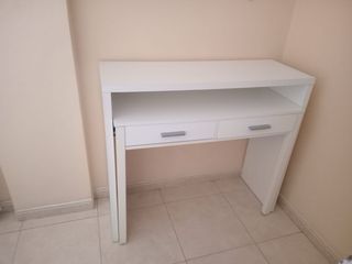 Scrivania bianca con cassetti, estensibile