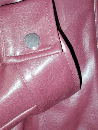 Chaqueta Bomber Stradivarius Mujer. Colon burdeos