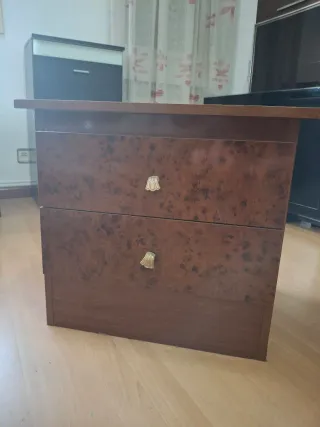 Juego 2 mesitas y 1 cómoda