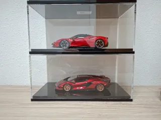 LOTE 4 COCHES Y 1 CAMIÓN DE METAL ESCALA 1/24