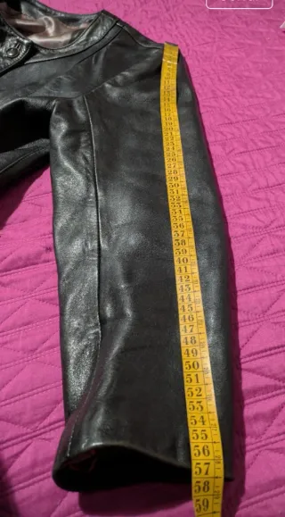 Cazadora de piel negra Talla 42