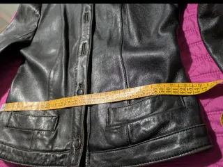 Cazadora de piel negra Talla 42