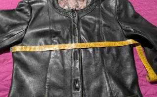 Cazadora de piel negra Talla 42