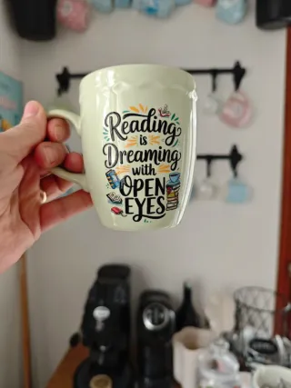 Tazza Reading is dreaming booklover