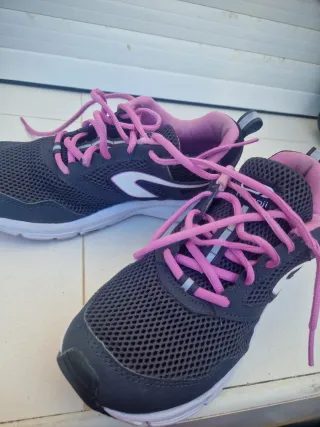 Zapatillas deportivas Kalenji negras y rosas