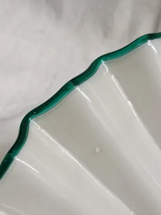 Lampadario vetro bianco con bordo verde