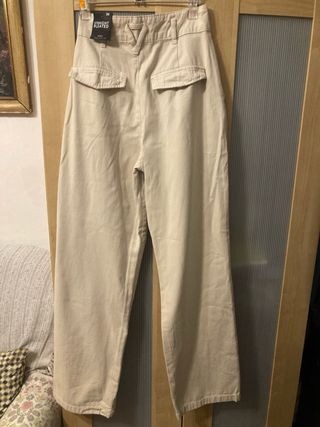 Pantalones Stradivarius beige