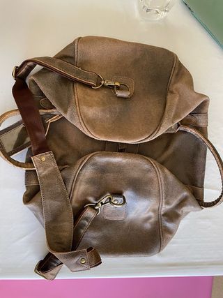 Bolso de piel marrón