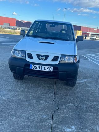 Nissan Terrano II 2004