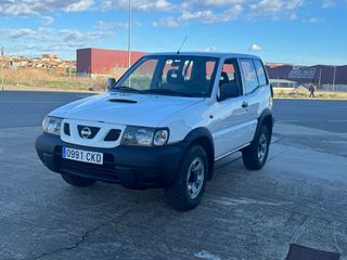 Nissan Terrano II 2004