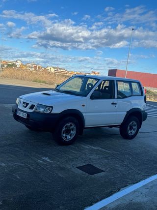 Nissan Terrano II 2004