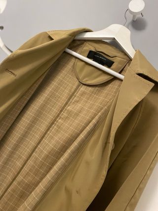 Trench Zara con cinturón M