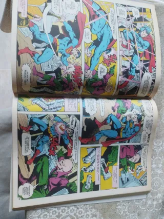 Comic Superman VS Spiderman