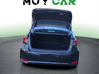 Toyota Corolla 1.8 125 Híbrido Active Tech E-CVT Sedán 90 kW (122 CV)