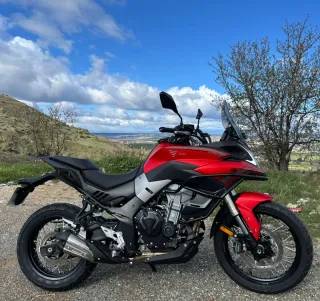 Voge 500DSX . Moto trail con 5000km. Perfecta A2