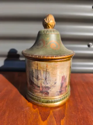 Tarro antiguo decorado verde y dorado