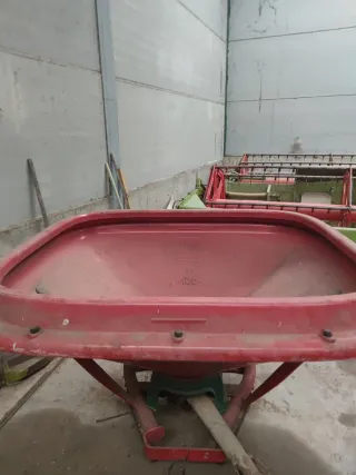 Abonadora Kverneland pendular suspendida