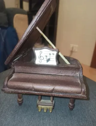 Piano decorativo in ghisa