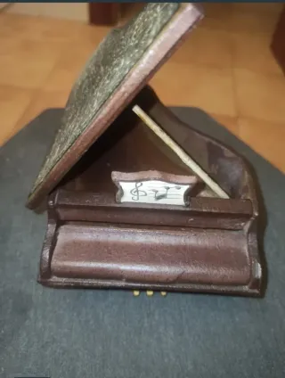 Piano decorativo in ghisa