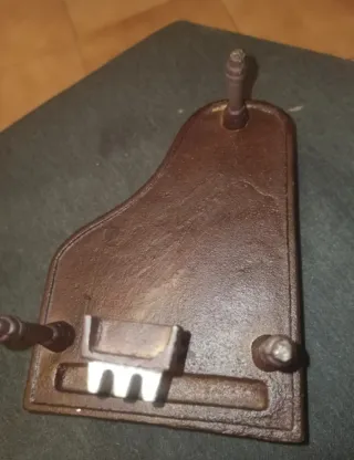 Piano decorativo in ghisa