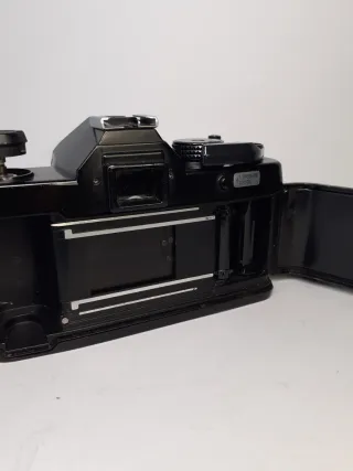 Yashica FX-3 con obiettivo Vivitar 28mm