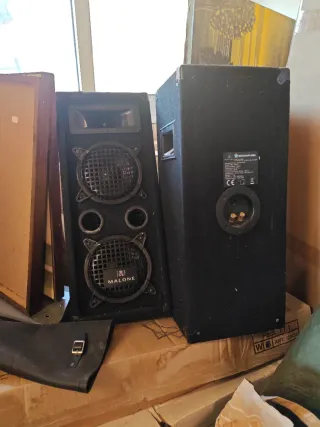 Altavoces Malone Negros