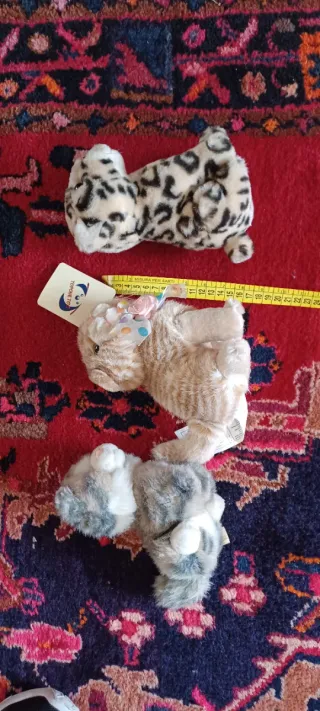 Tre peluches vintage felini