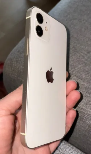 iPhone 12 64GB Blanco - Batería 85%