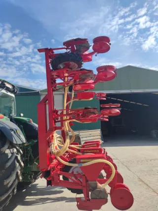 Sembradora neumática Lelysem 10 cuerpos girasol