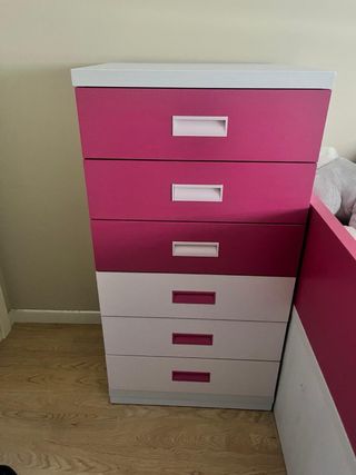 Letto per bambini con cassettoni e lampada