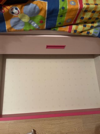 Letto per bambini con cassettoni e lampada