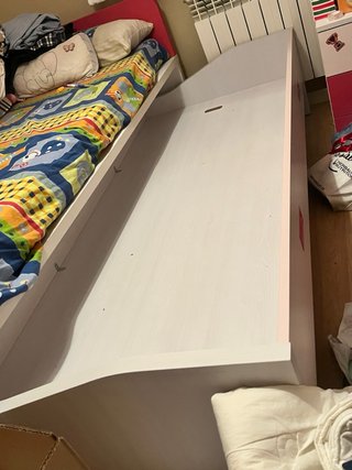 Letto per bambini con cassettoni e lampada