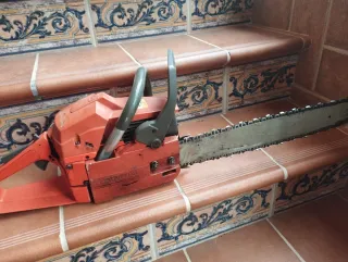 Motosierra Husquarna Naranja