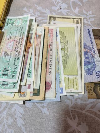 Lote monedas y billetes herencia