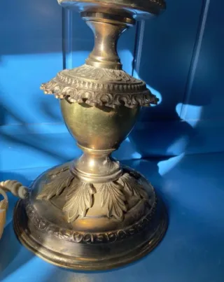 Lámpara de mesa antigua